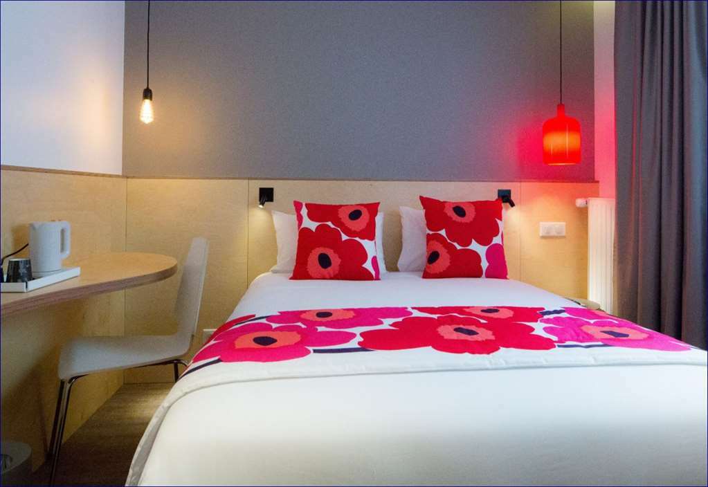 La Regence Hotel Courbevoie Quarto foto